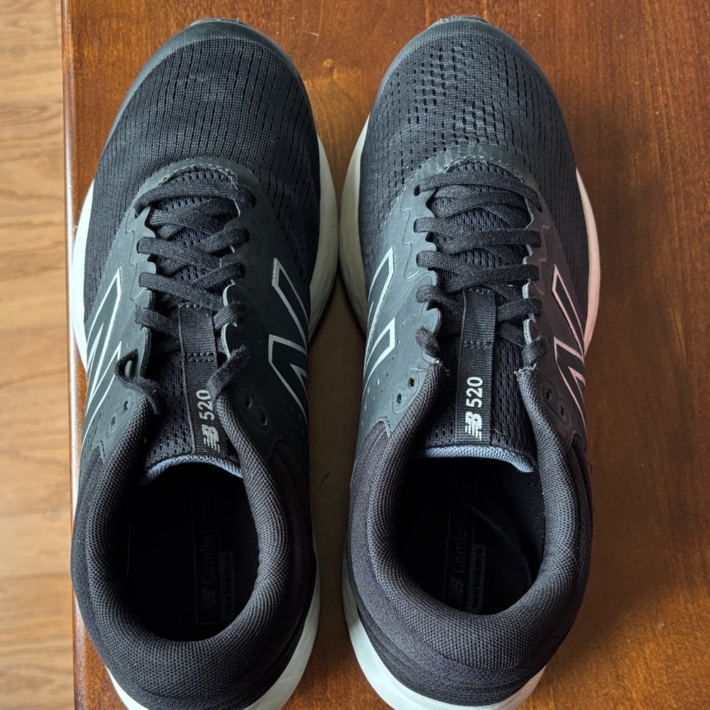 New Balance Men's Black Athletic Shoes